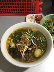 banh da cua ba thai Foodtour Hai Phong Kham pha nhung khu cho am thuc bac nhat 1